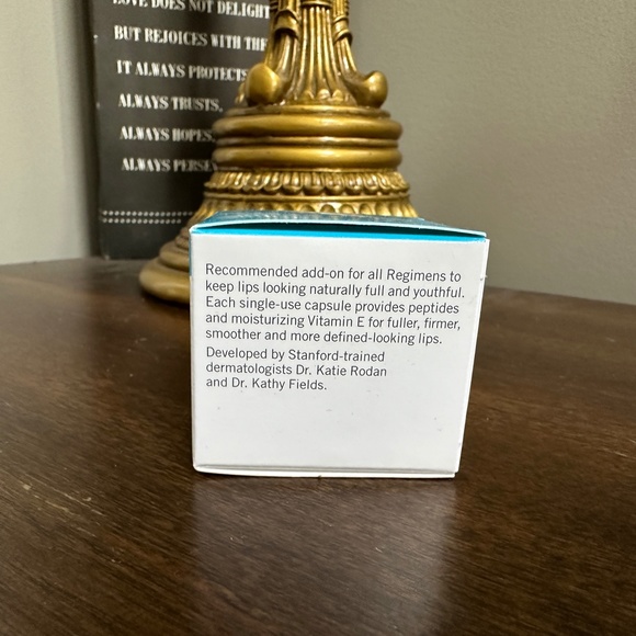 NWT Rodan and Fields REDEFINE Daily Lip Renewing Serum - Picture 2 of 8